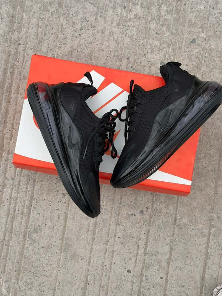 Tenis 270